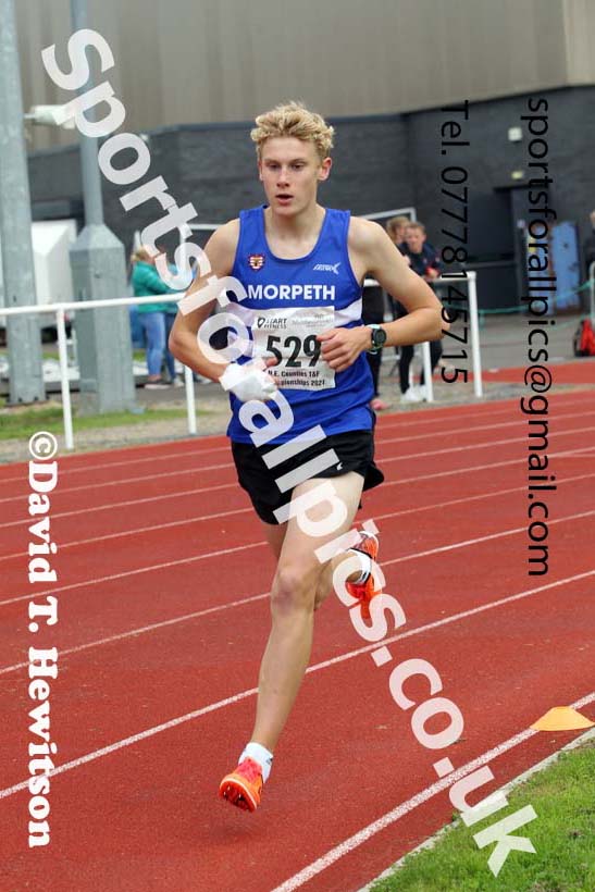 Mens and Boys 3000 metres, 2021 North Eastern Track and Field Champs., Middesbrough. Photo: David T. Hewitson/Sports for All Pics